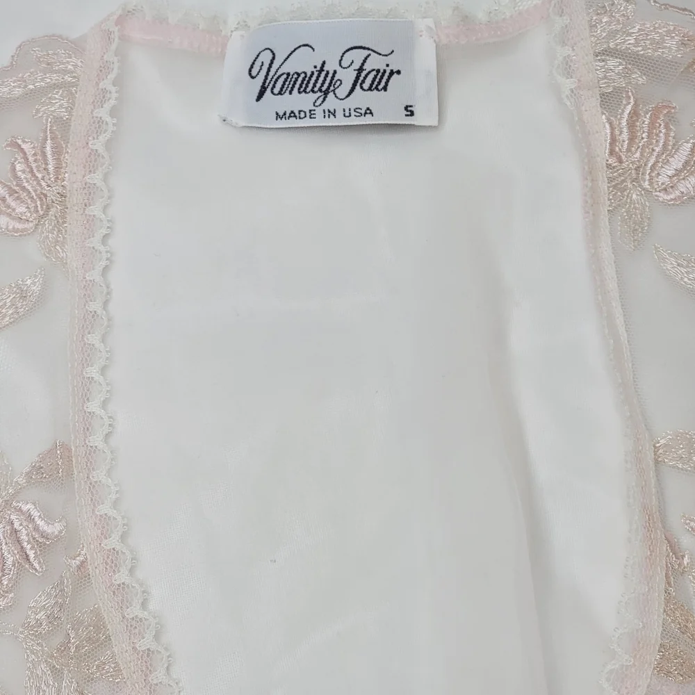 Vanity Fair Vintage Soft Pink Sheer Open Duster Rober, Floral Applique, EUC, szS - Picture 6 of 9